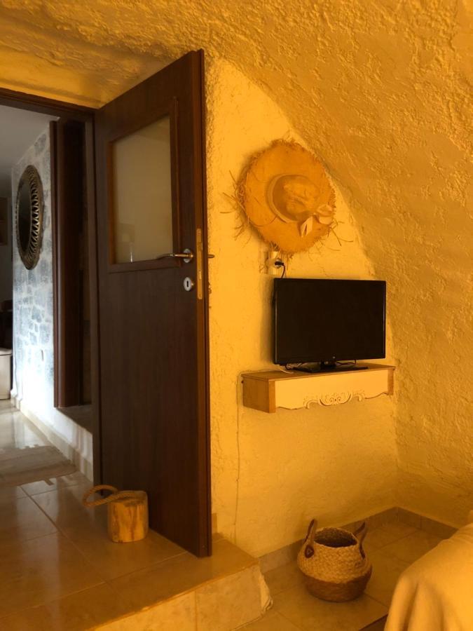 Апартаменти Kamares Cave House 3 Alika Екстер'єр фото